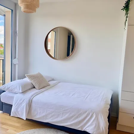 Stylish With Balcony Near Vienna Apartament *